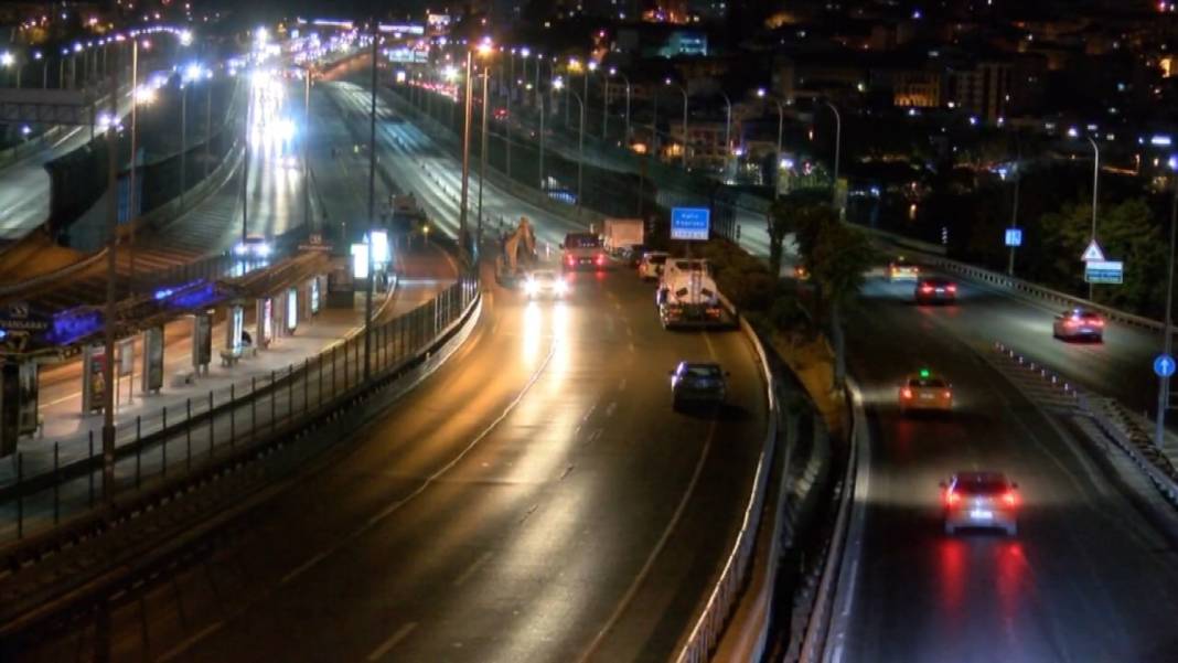 Haliç Köprüsü'nde asfalt yenileme çalışması başladı; trafik yoğunluğu oluştu 1